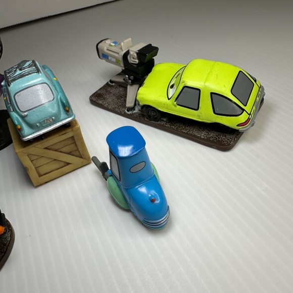 Disney Pixar Cars Lot of 5 PVC on Stand Base/Cake Topper Holley, Grem, Pacer,Pro - Picture 10 of 12